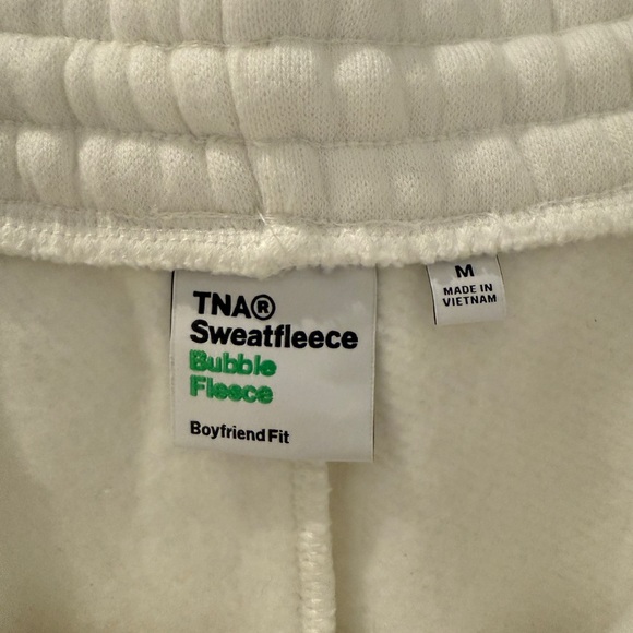Aritzia TNA Bubble Fleece Boyfriend Fit Sweatpants - Picture 3 of 5